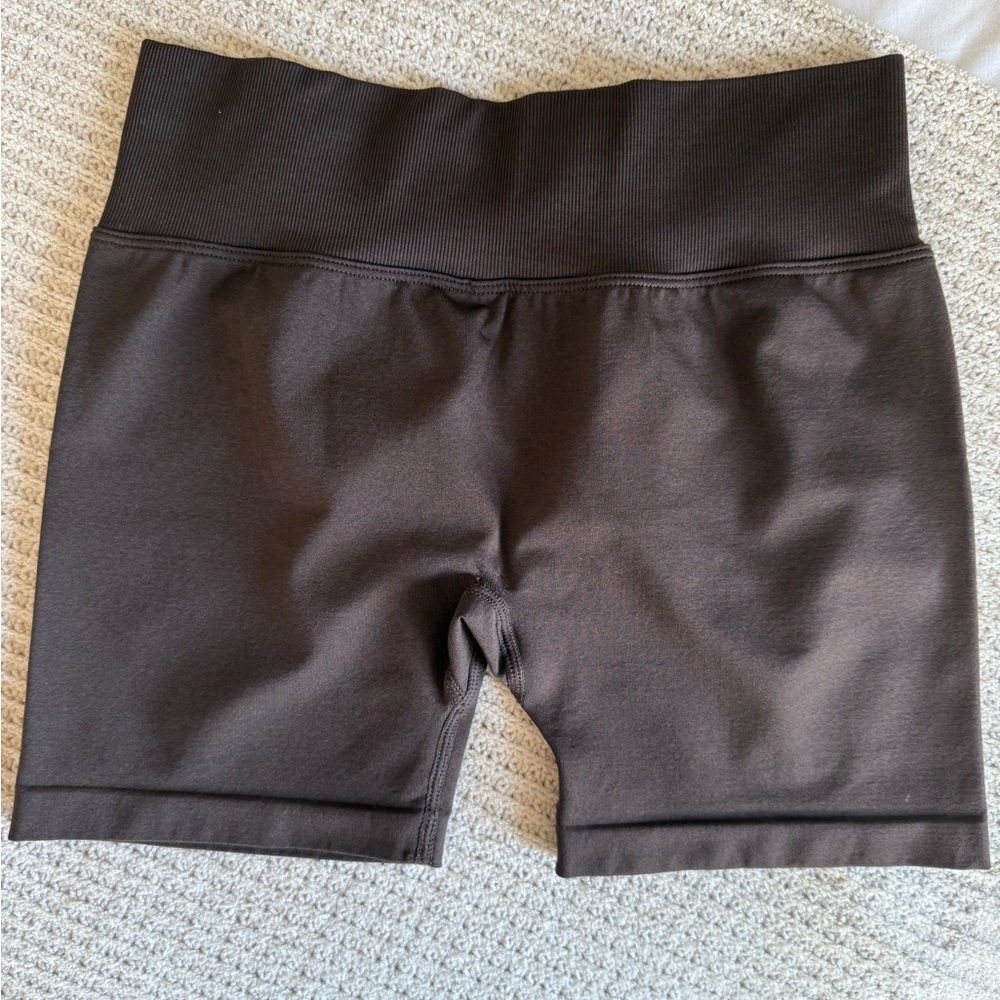 YoungLA legacy seamless short size medium